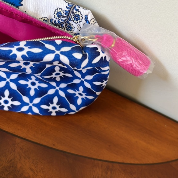 Estée Lauder skin care set, travel size comes with pouch, NWT - Picture 9 of 10